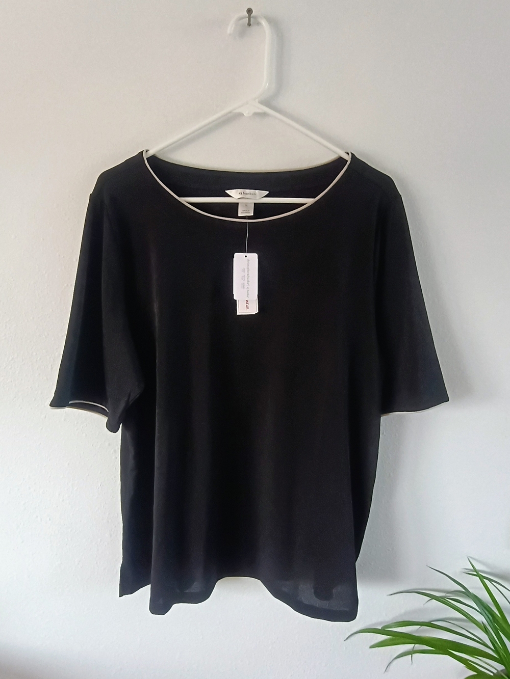 NWT CJ Banks Black Elbow Sleeve Stretch Knit Scoop Neck Top Women's Plus 1X